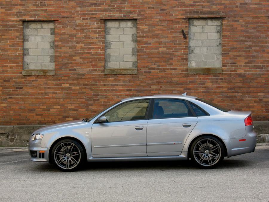  Audi RS4 Sedan (B7, 8E) 2005 года  (NA) (фото 2 из 45)